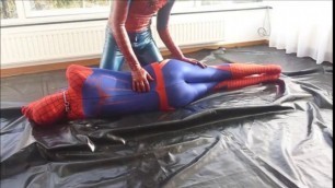Spiderman Meets Spiderman Gay Face Fuck