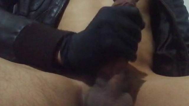 LEATHER JACKET & BLACK GLOVES HANDJOB LOTS OF CUM - AMATEUR