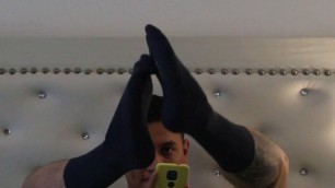 NEW VIDEO OF MALE FEET