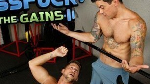 Two Muscle Jocks Work Out Each Other's Dick In Style