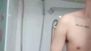 2023年6月30日飛機場(5)：網黃「亮哥」的浴室秀 – Instagrammen